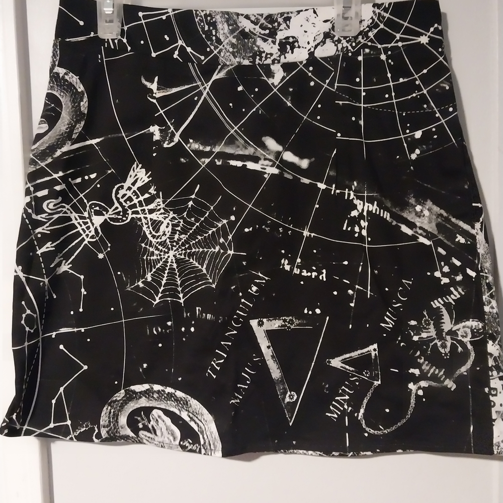 Hot Topic Black A-line Mini Skirt for Night Out